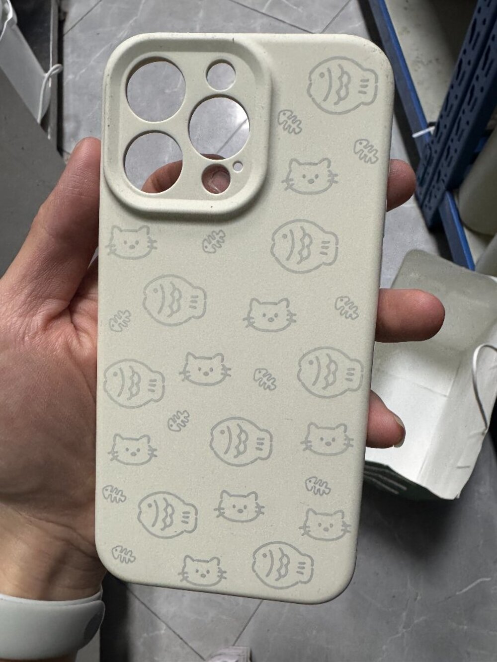 Cute Cat & Fish Silicone Case | Like New Cream Beige